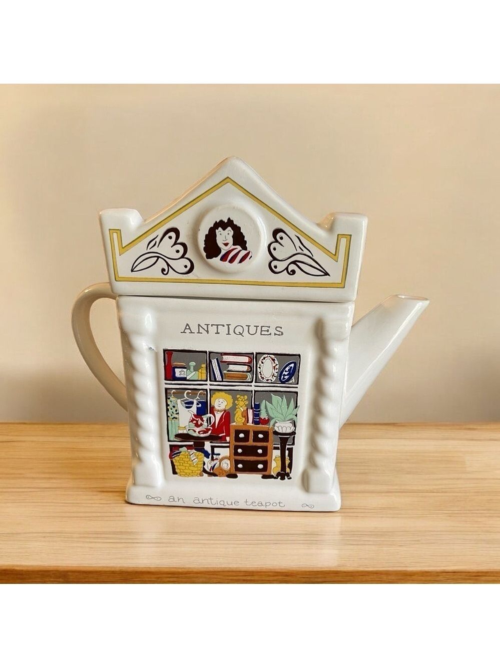 English Life Teapot designed by Barry Smith & Barbara Wooten for Wade En…
